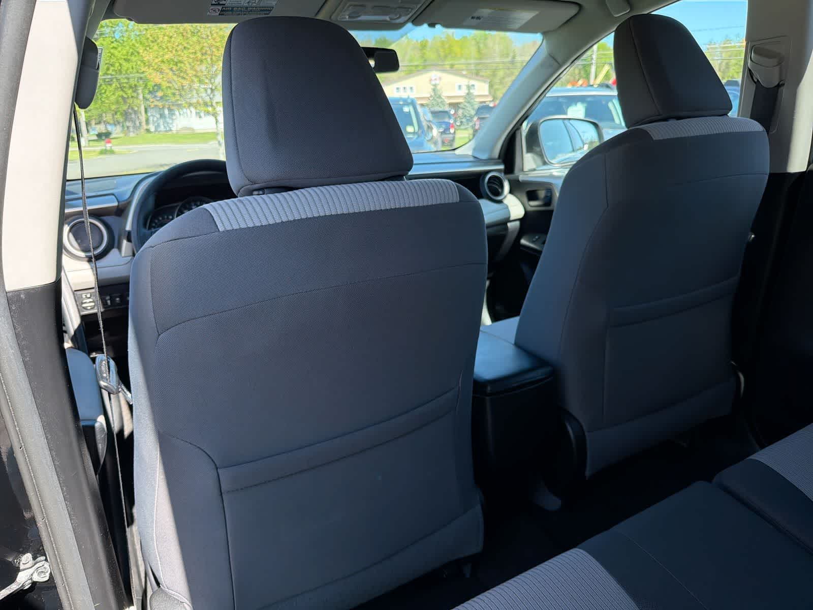 Thumbnail: 2015 Toyota RAV4 - 19