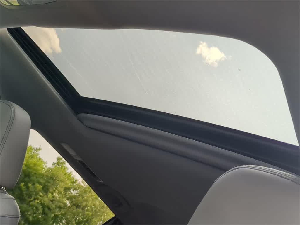 Thumbnail: 2017 Toyota Highlander - 20