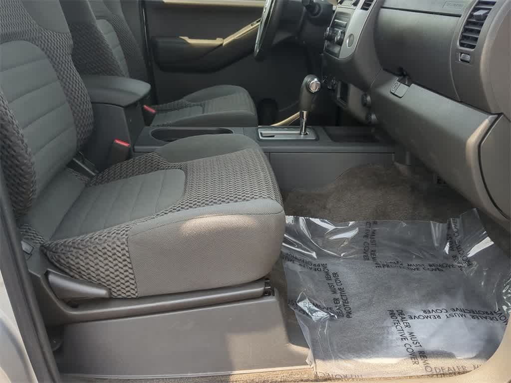 2014 Nissan Frontier SV 22