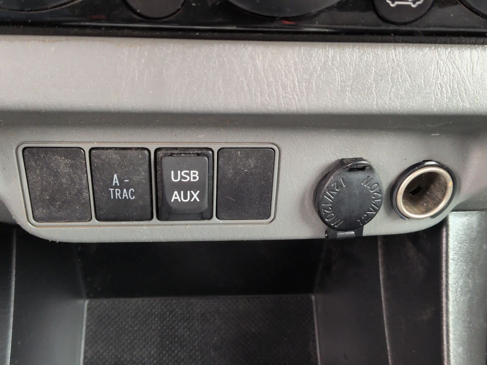 Thumbnail: 2012 Toyota Tacoma - 31