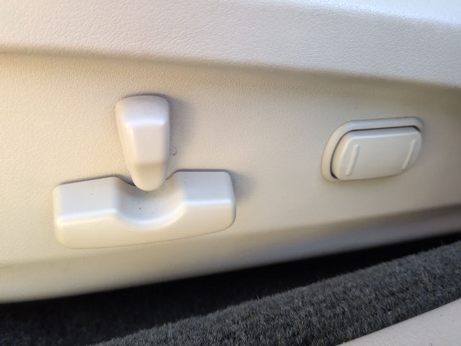 Thumbnail: 2012 Subaru Outback - 18