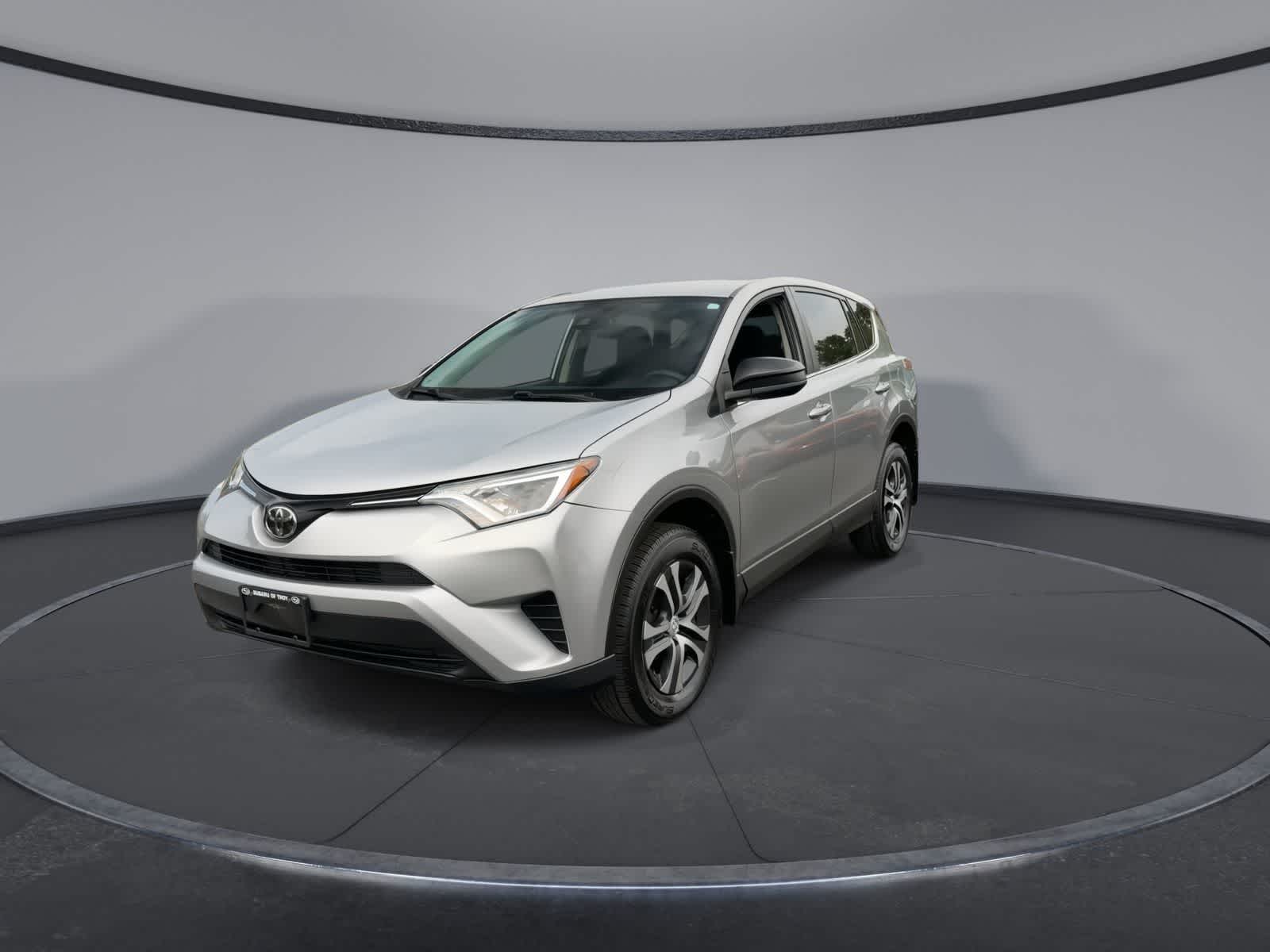 Thumbnail: 2018 Toyota RAV4 - 3