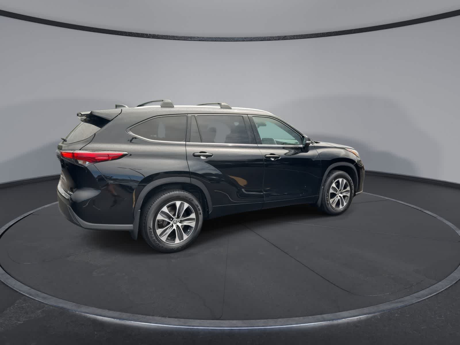 Thumbnail: 2021 Toyota Highlander - 7