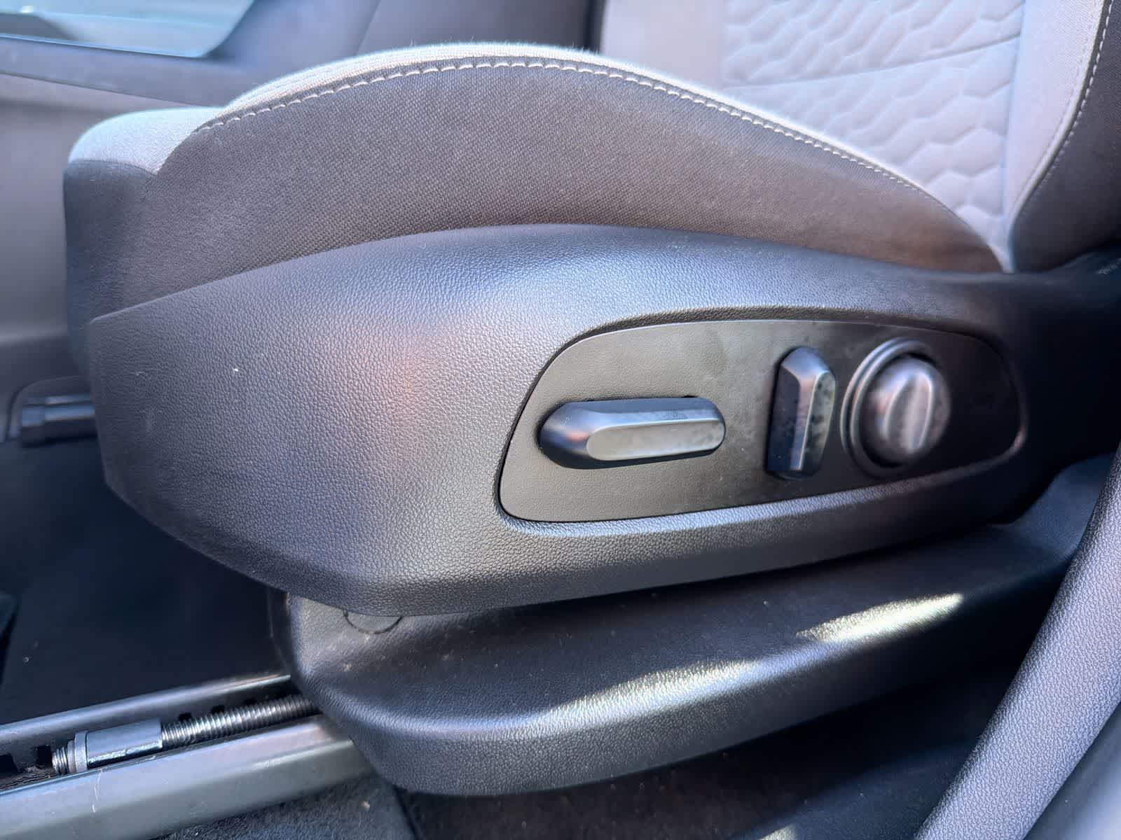 Thumbnail: 2019 Chevrolet Equinox - 18