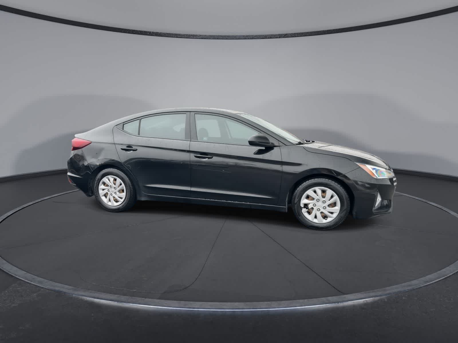 Thumbnail: 2019 Hyundai Elantra - 9