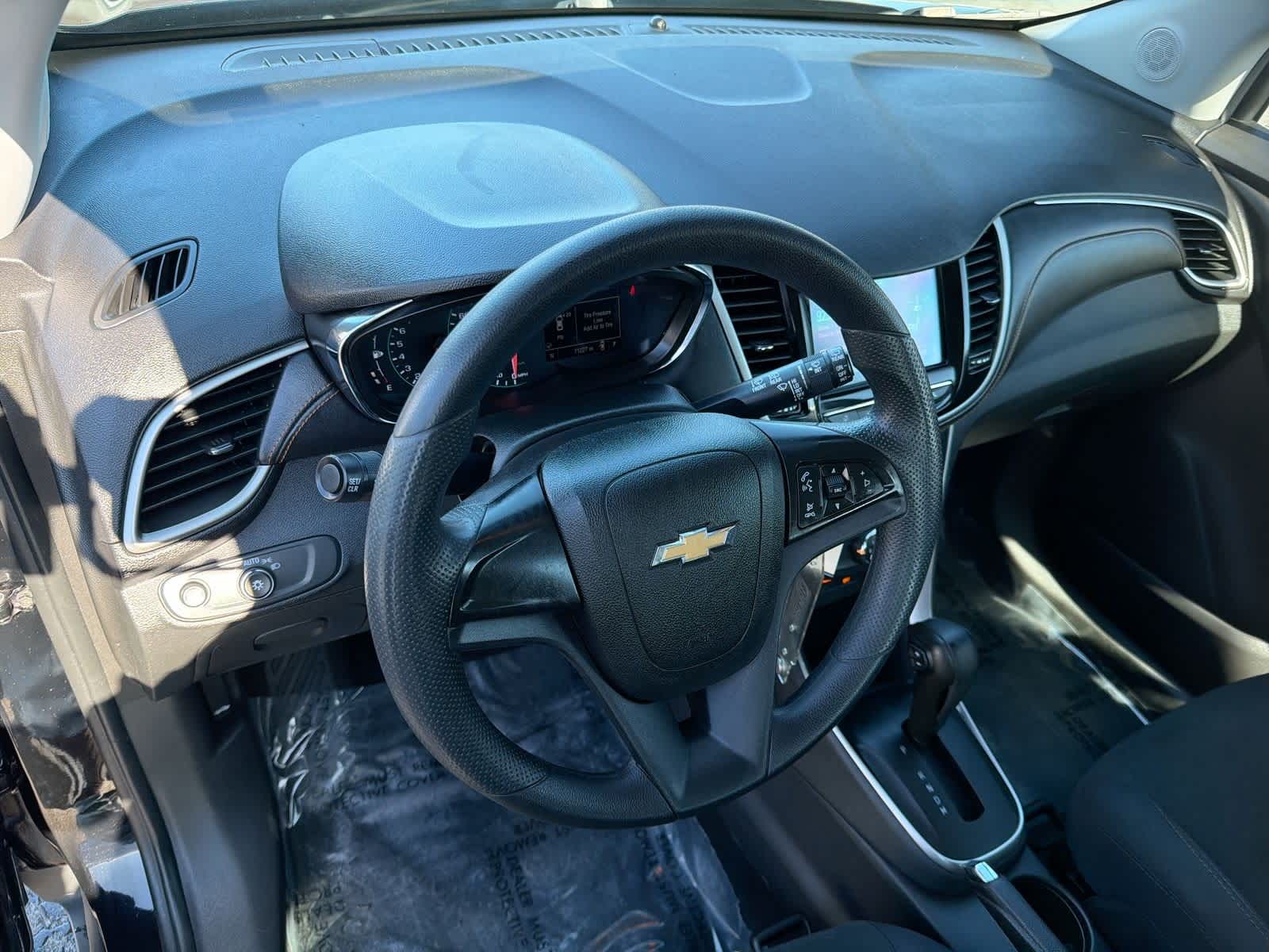 Thumbnail: 2017 Chevrolet Trax - 10