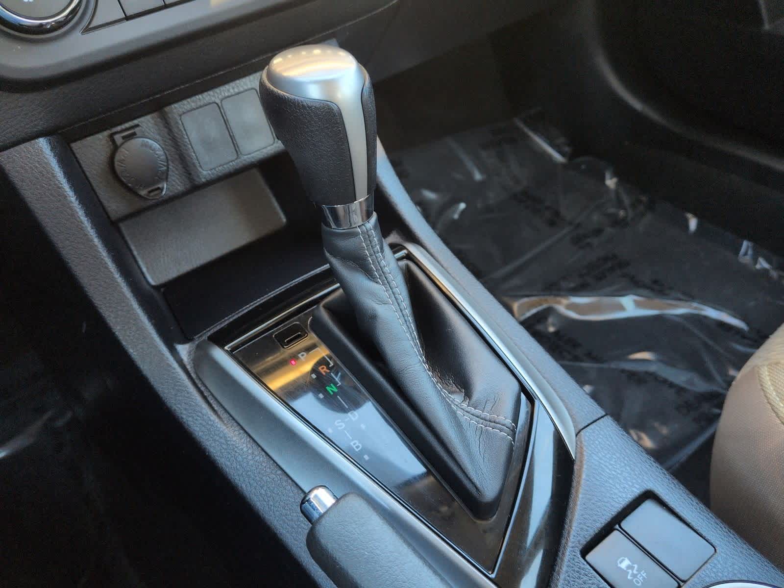 Thumbnail: 2014 Toyota Corolla - 32