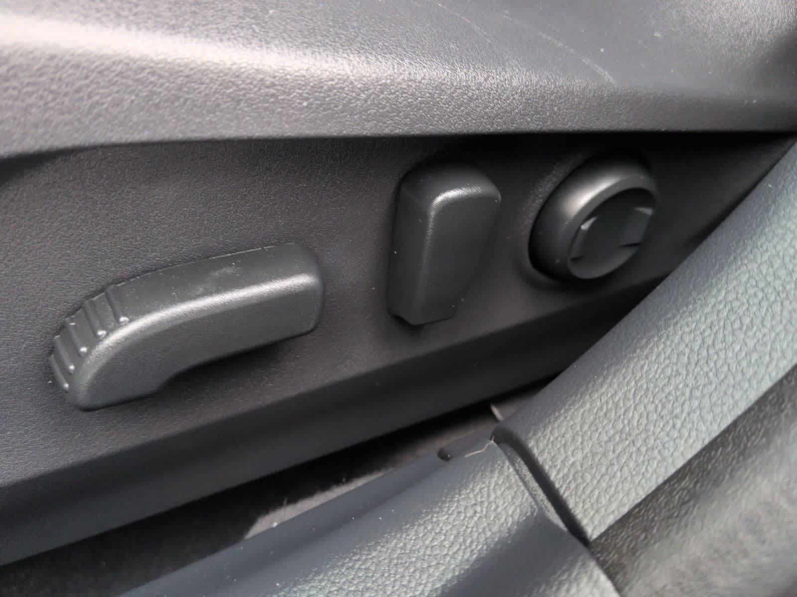 Thumbnail: 2022 Subaru Outback - 18