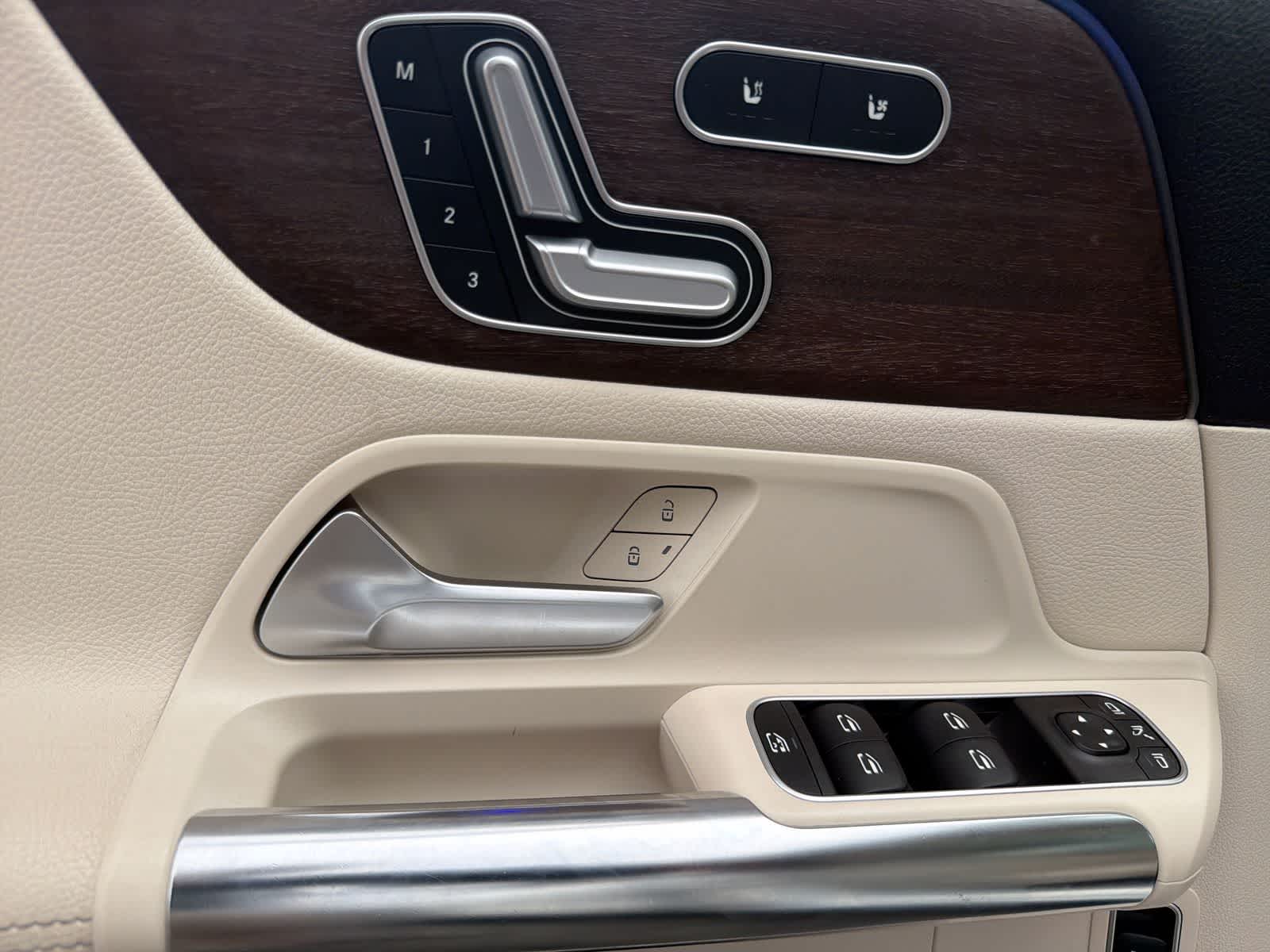 Thumbnail: 2021 Mercedes-Benz GLA - 18