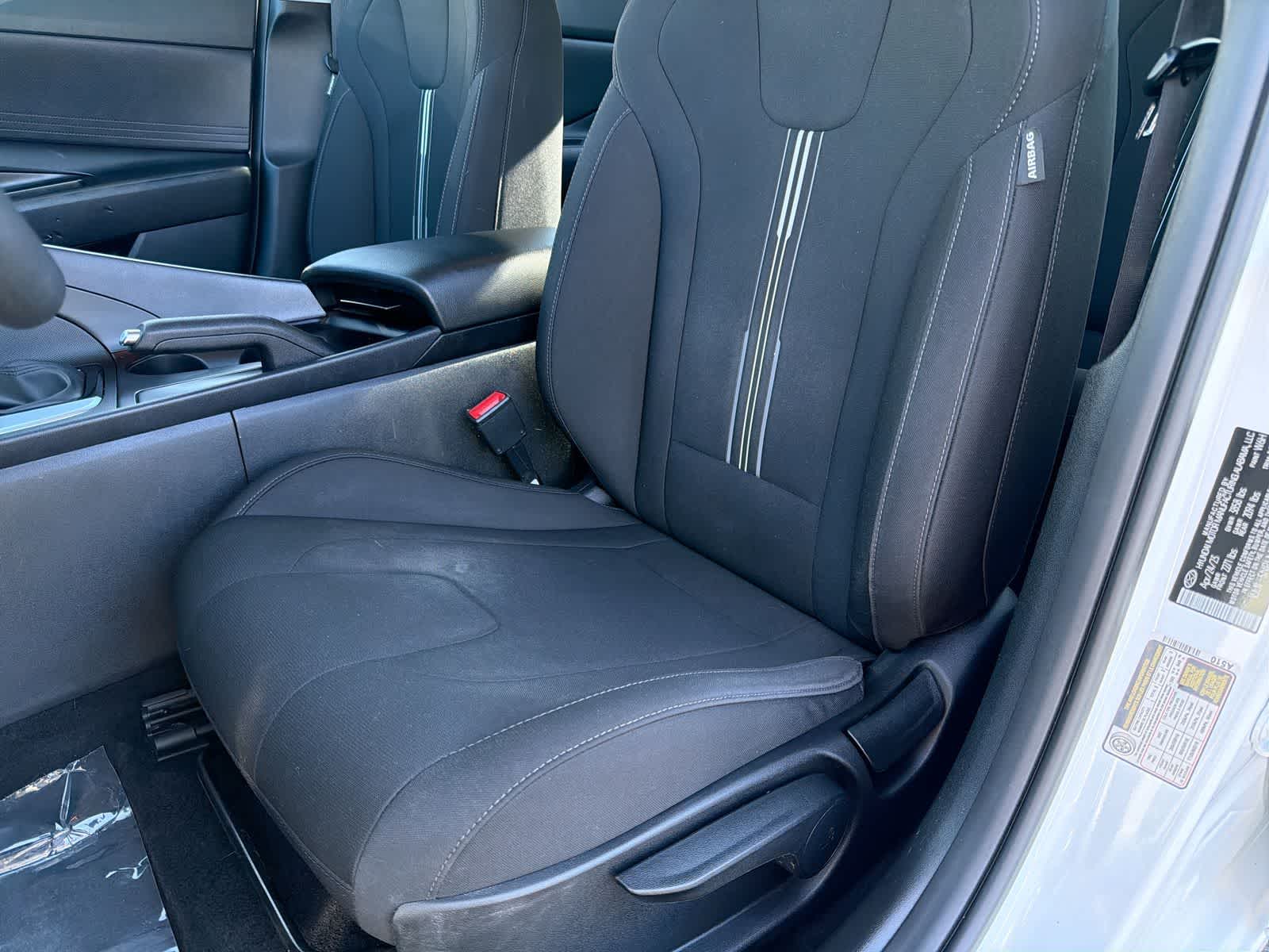 Thumbnail: 2023 Hyundai Elantra - 17