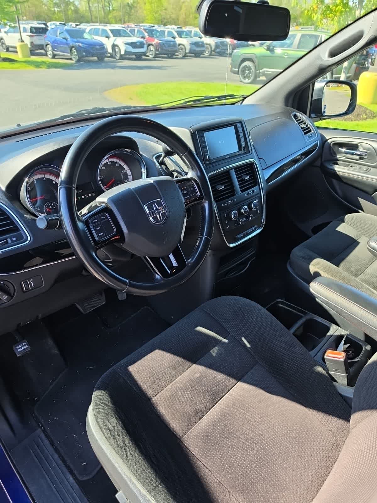 Thumbnail: 2019 Dodge Grand Caravan - 4