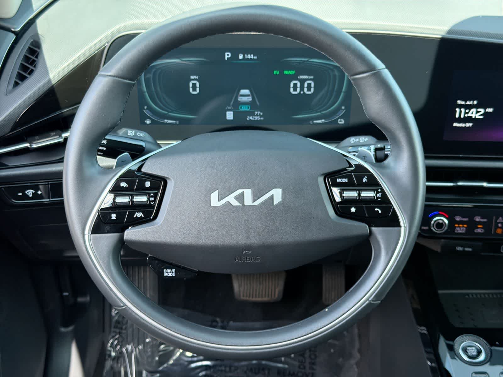 Thumbnail: 2024 Kia Niro - 22