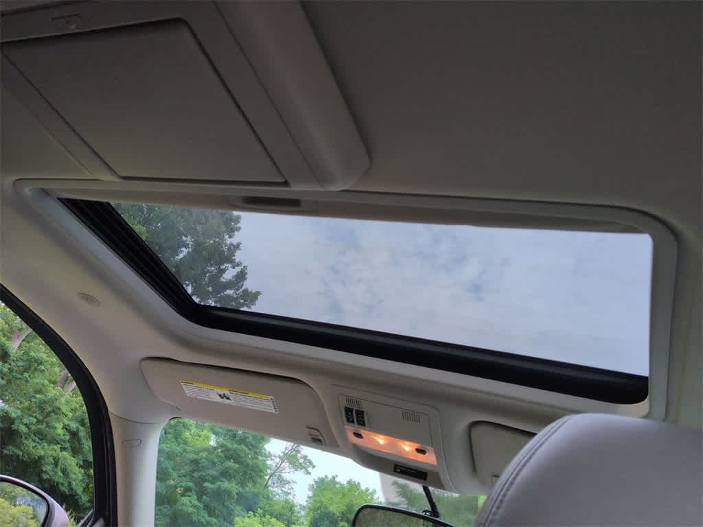 Thumbnail: 2013 Chevrolet Tahoe - 23
