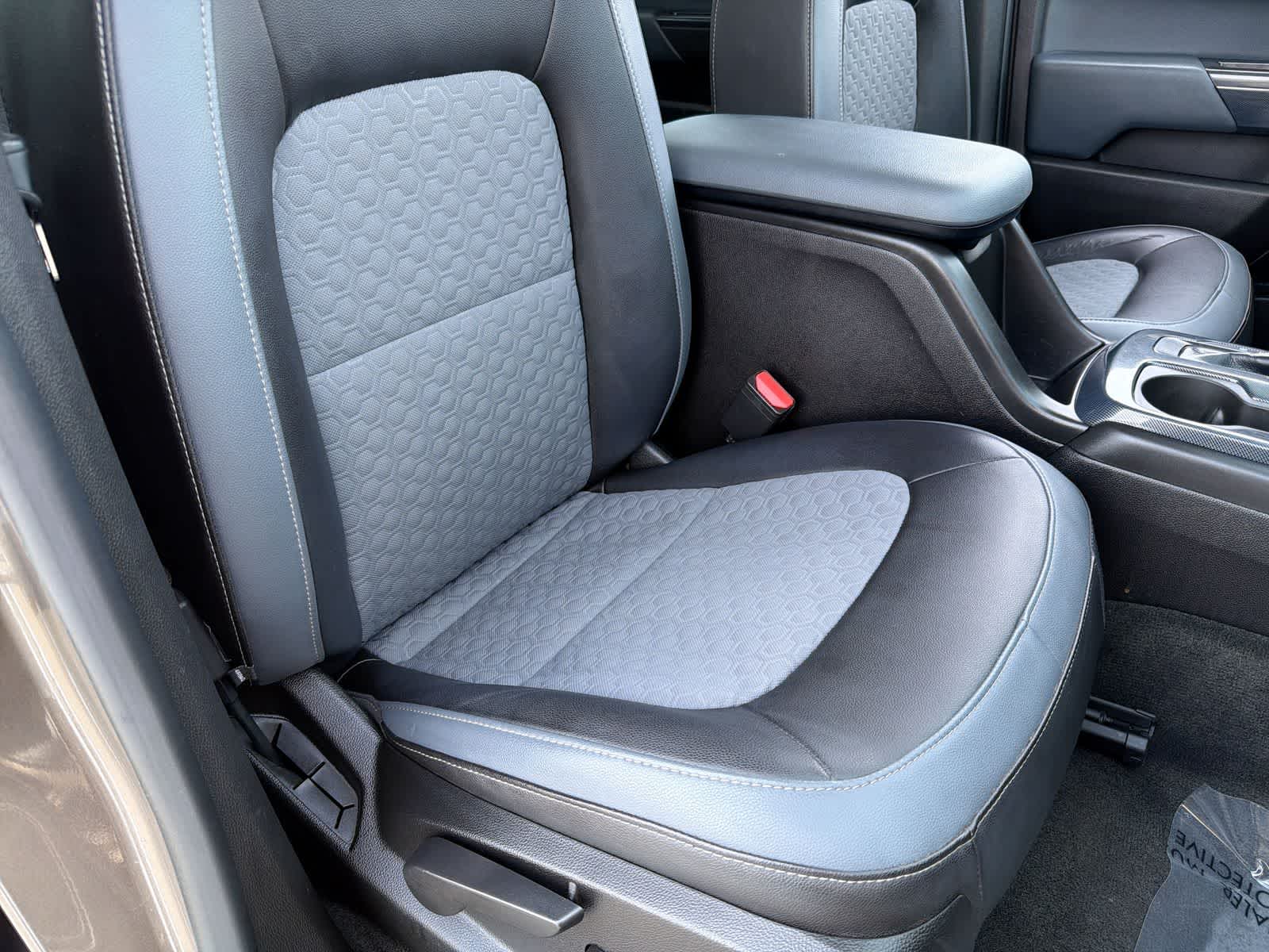 Thumbnail: 2016 Chevrolet Colorado - 22