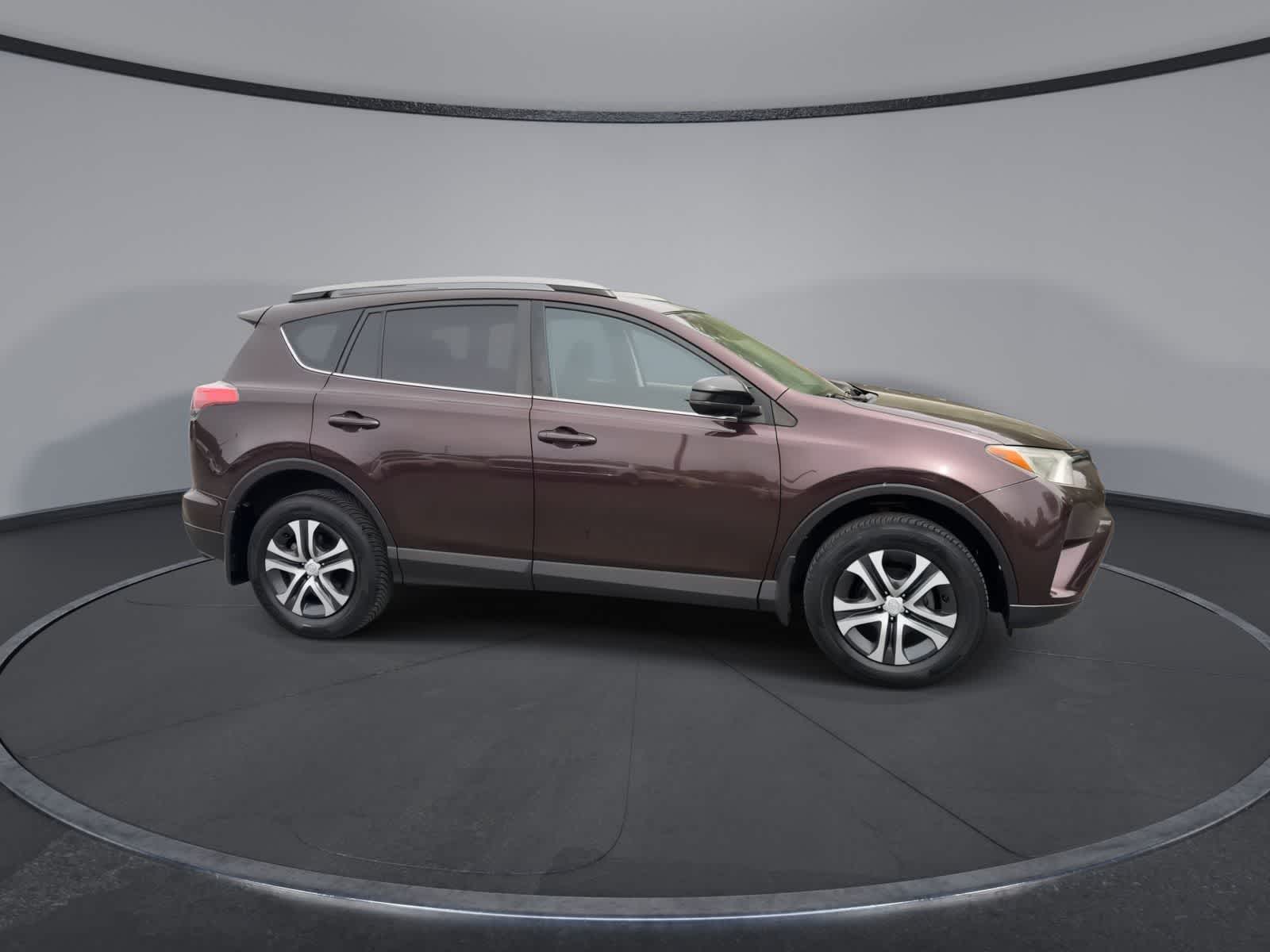 Thumbnail: 2017 Toyota RAV4 - 9