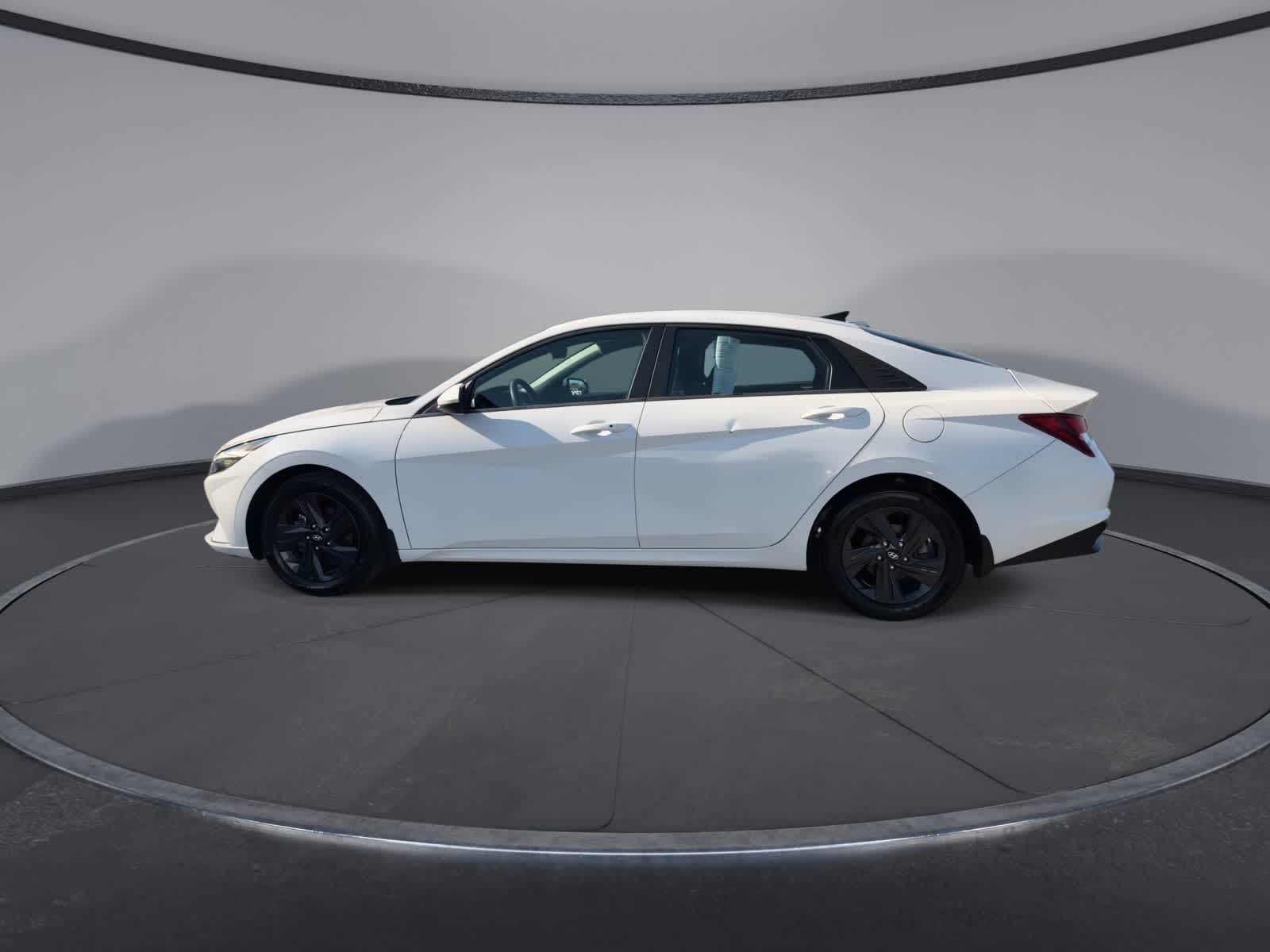 Thumbnail: 2023 Hyundai Elantra - 5