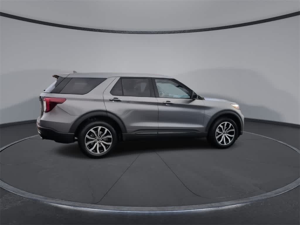 Thumbnail: 2022 Ford Explorer - 9