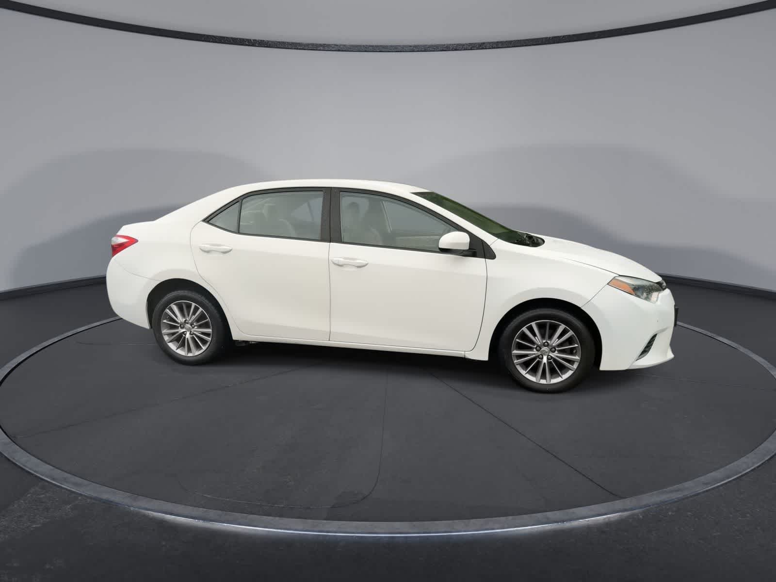 Thumbnail: 2015 Toyota Corolla - 9