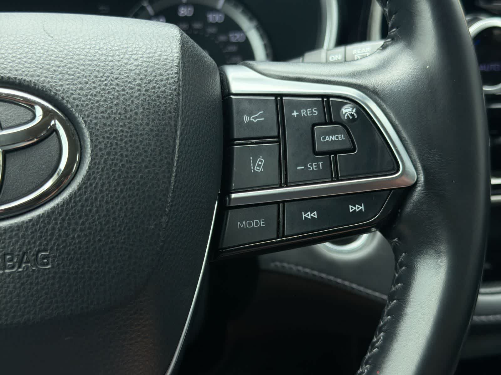 Thumbnail: 2021 Toyota Highlander - 25