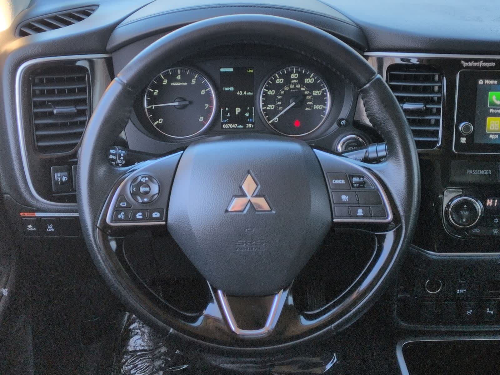 Thumbnail: 2017 Mitsubishi Outlander - 25