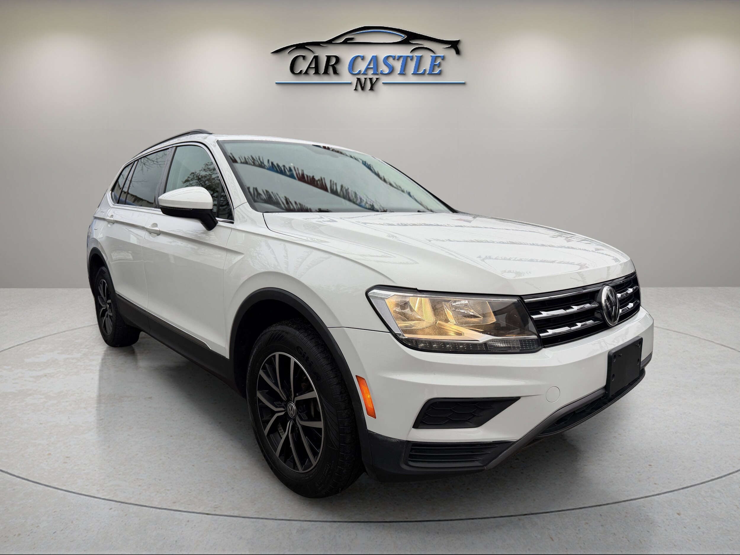 2021 Volkswagen Tiguan R-Line Black SEL photo 3