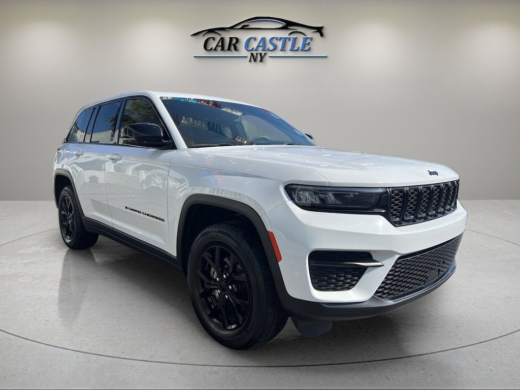 Used 2024 Jeep Grand Cherokee Altitude SUV