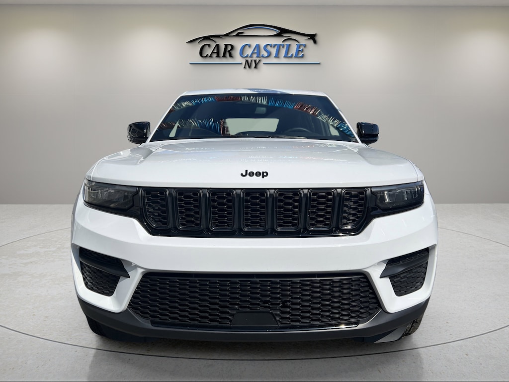 Used 2024 Jeep Grand Cherokee Altitude SUV