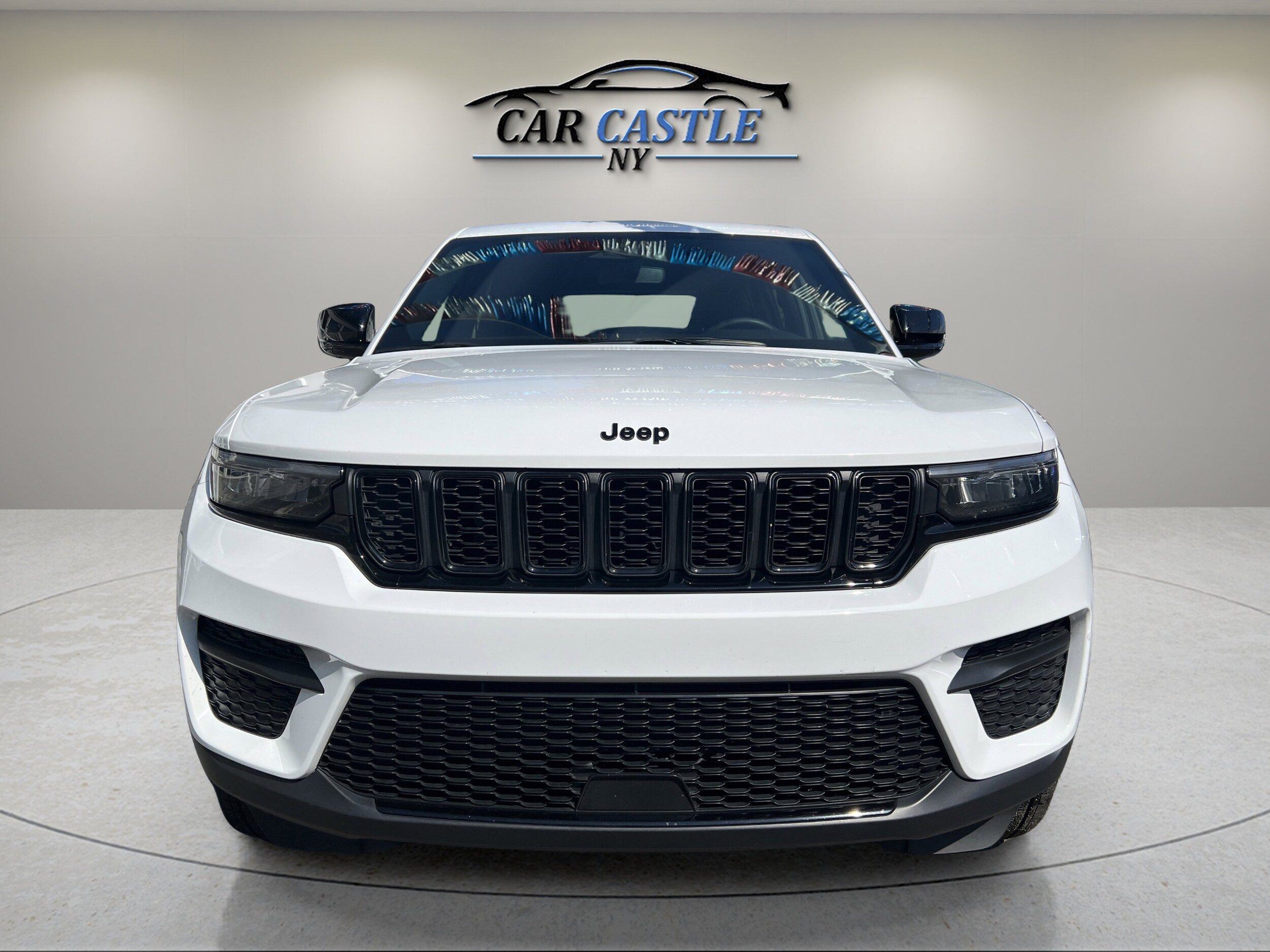 2024 Jeep Grand Cherokee Laredo photo 2