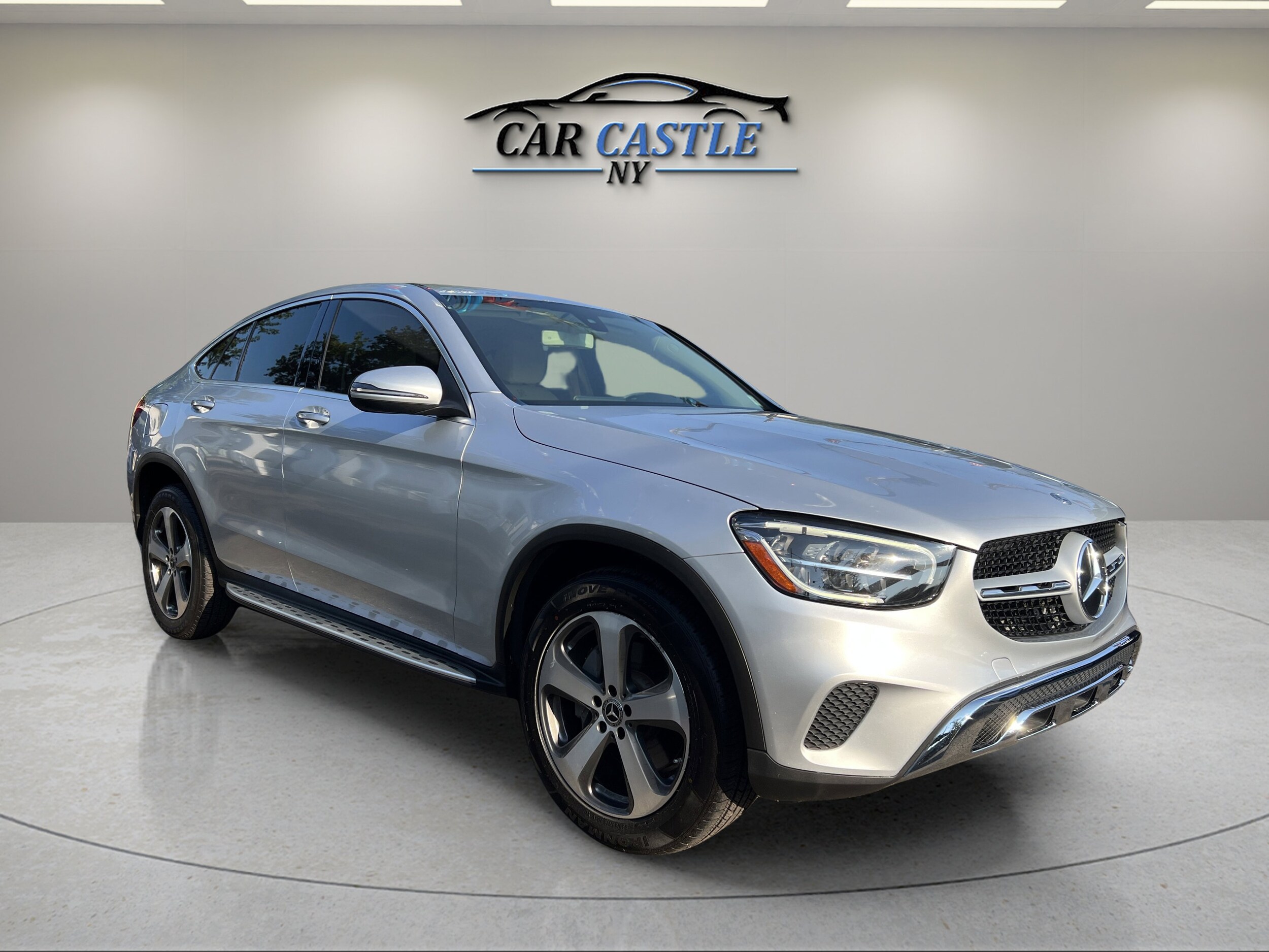 2020 Mercedes Benz GLC 300 4MATIC photo 3