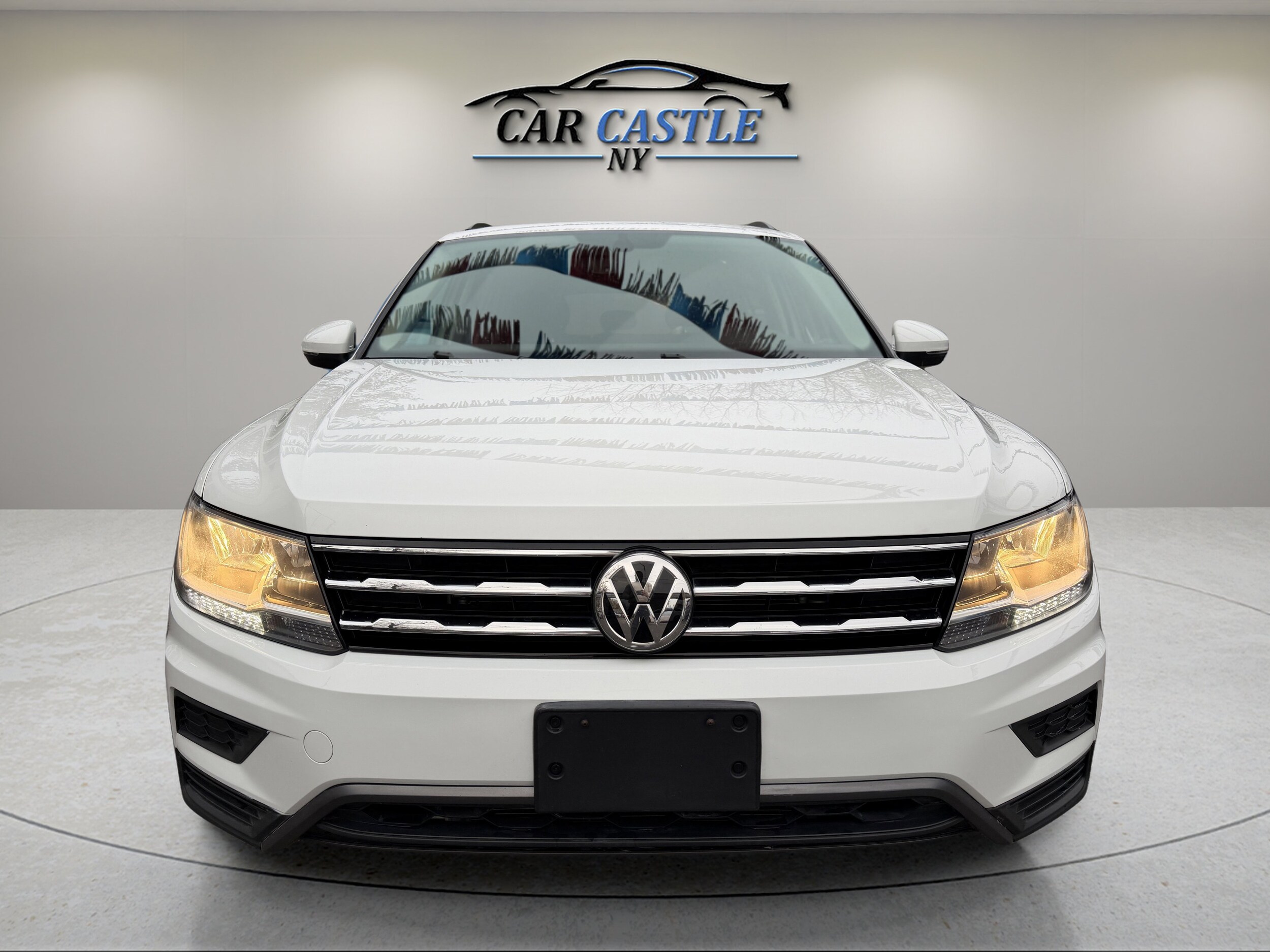 2021 Volkswagen Tiguan R-Line Black SEL photo 2