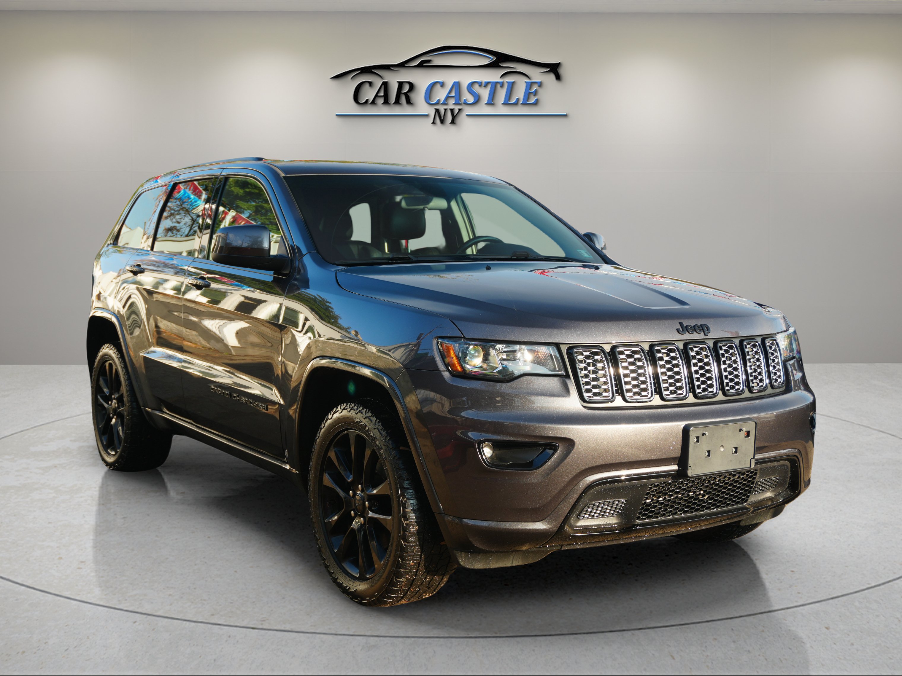 Used 2021 Jeep Grand Cherokee Laredo SUV