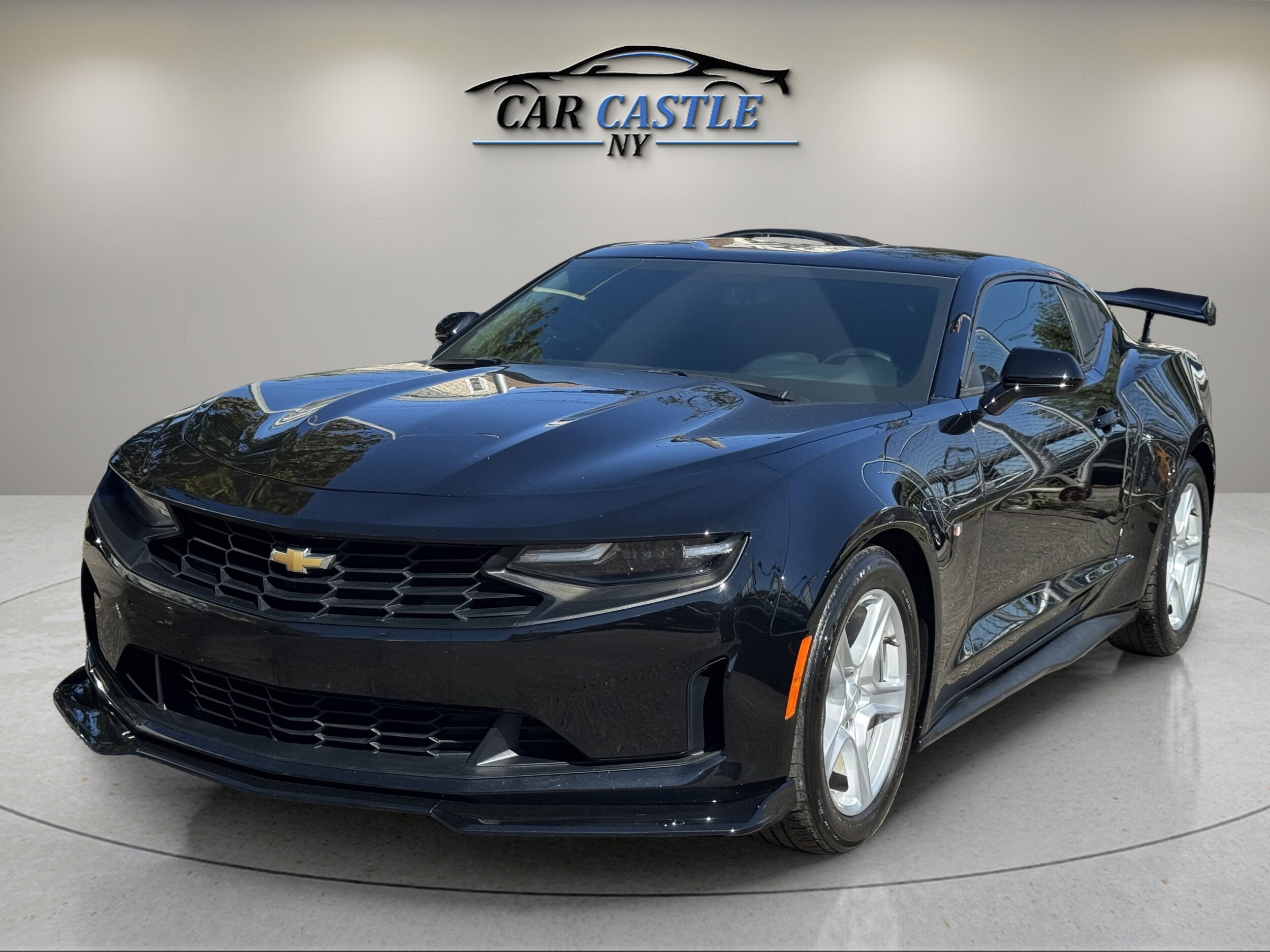 2024 Chevrolet Camaro 1LT photo 2