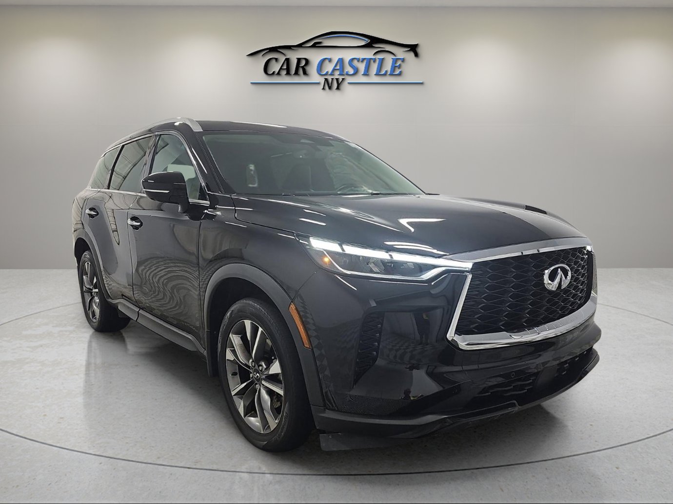 2023 Infiniti QX60 Luxe photo 3