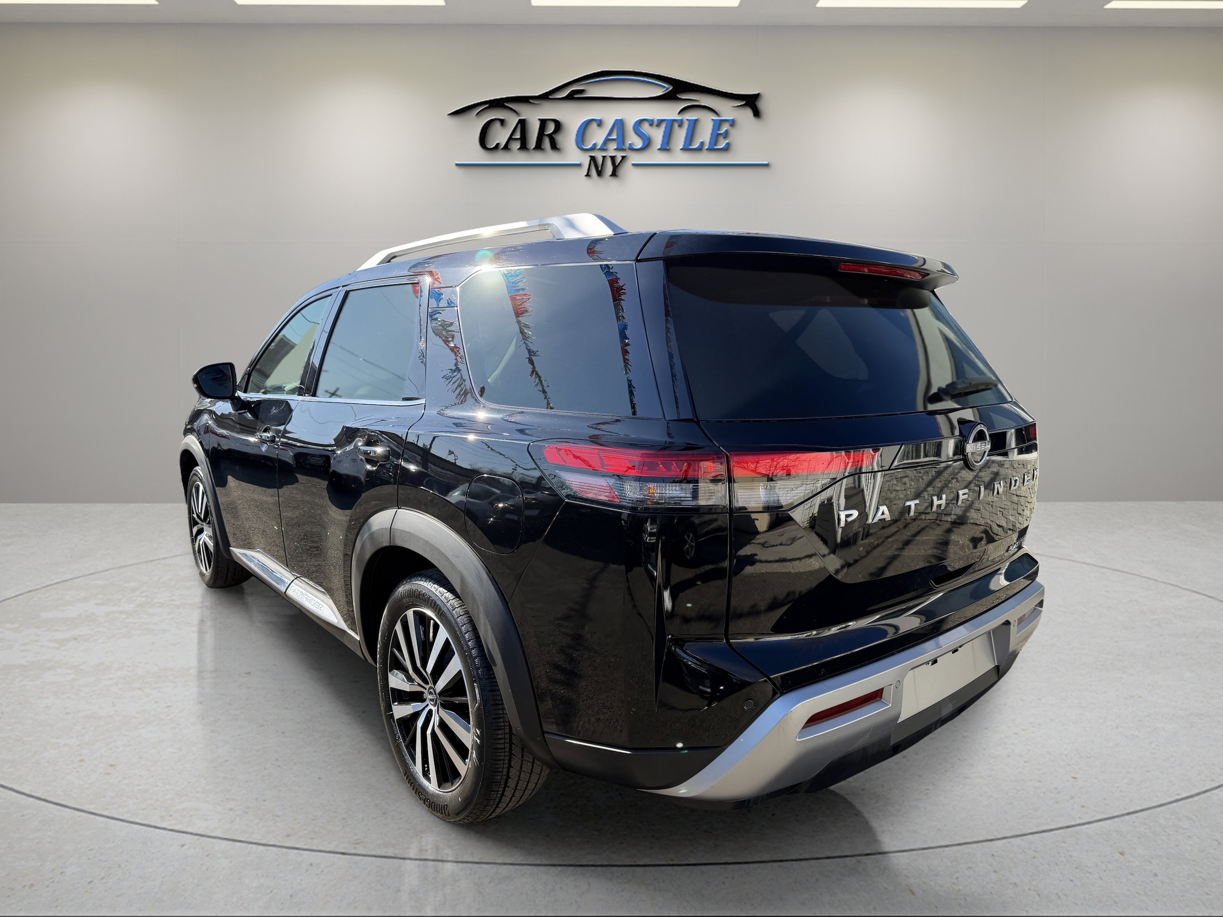 2023 Nissan Pathfinder Platinum - Photo 9
