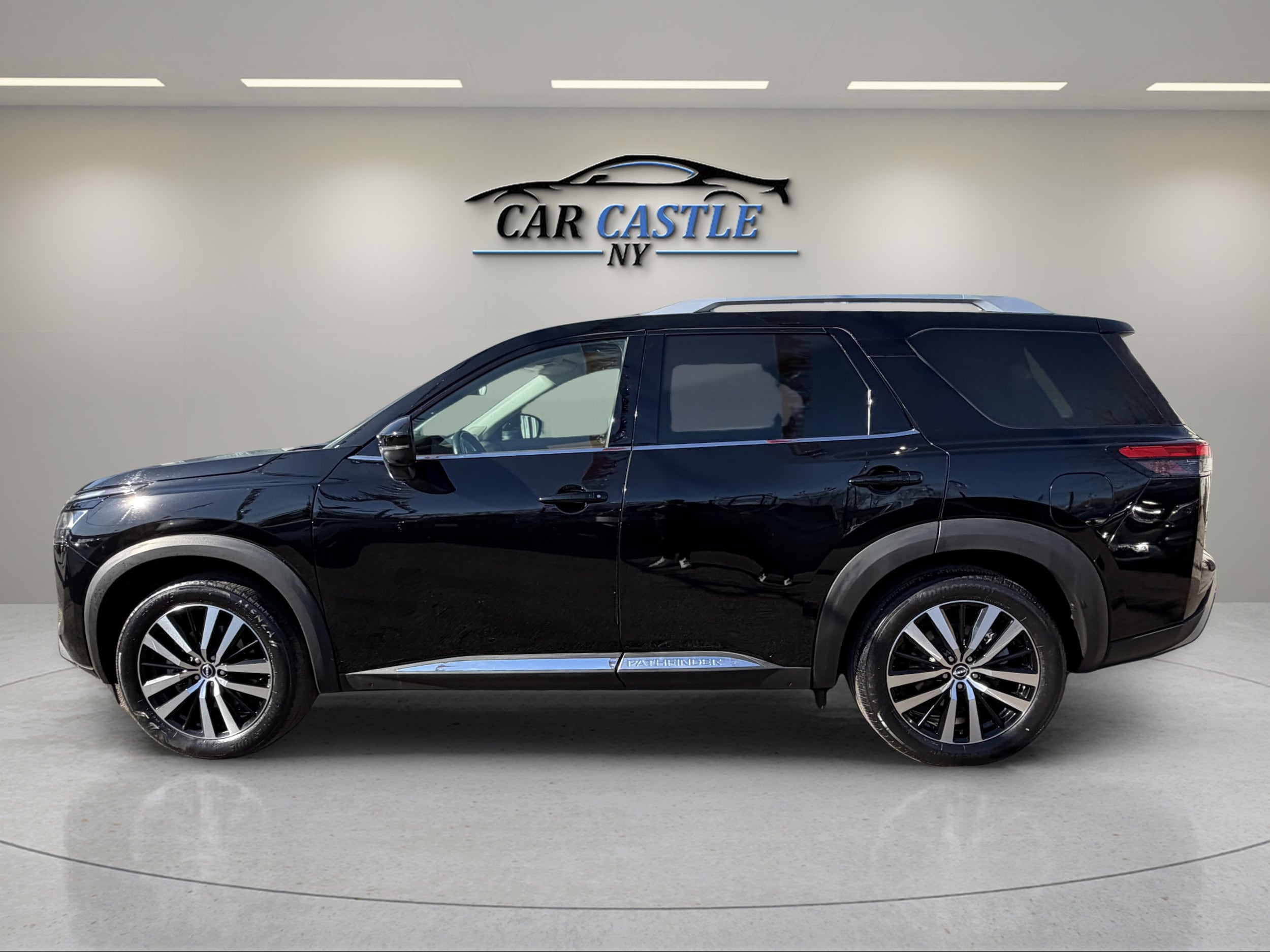 2023 Nissan Pathfinder Platinum - Photo 11