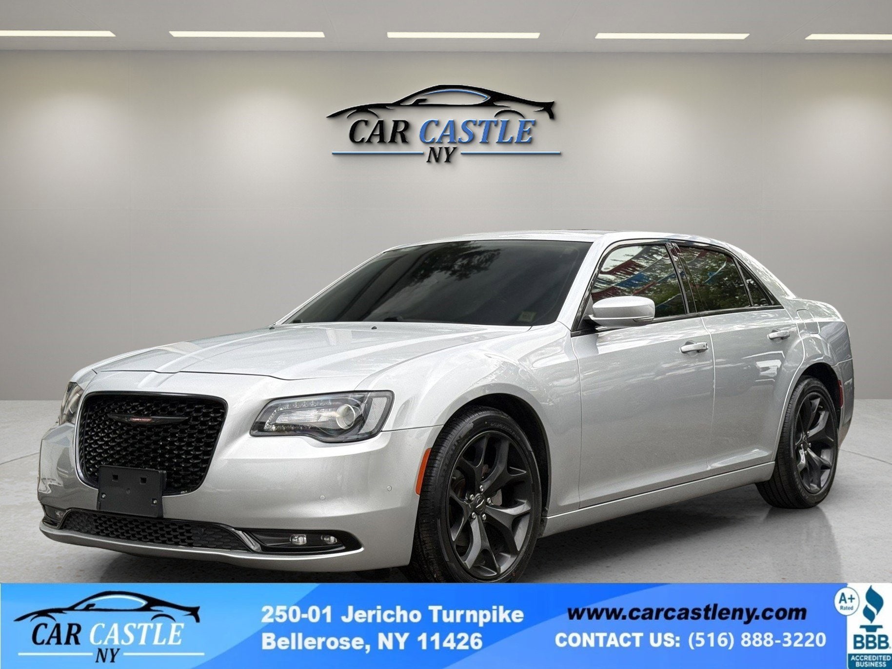2022 Chrysler 300 S's photo