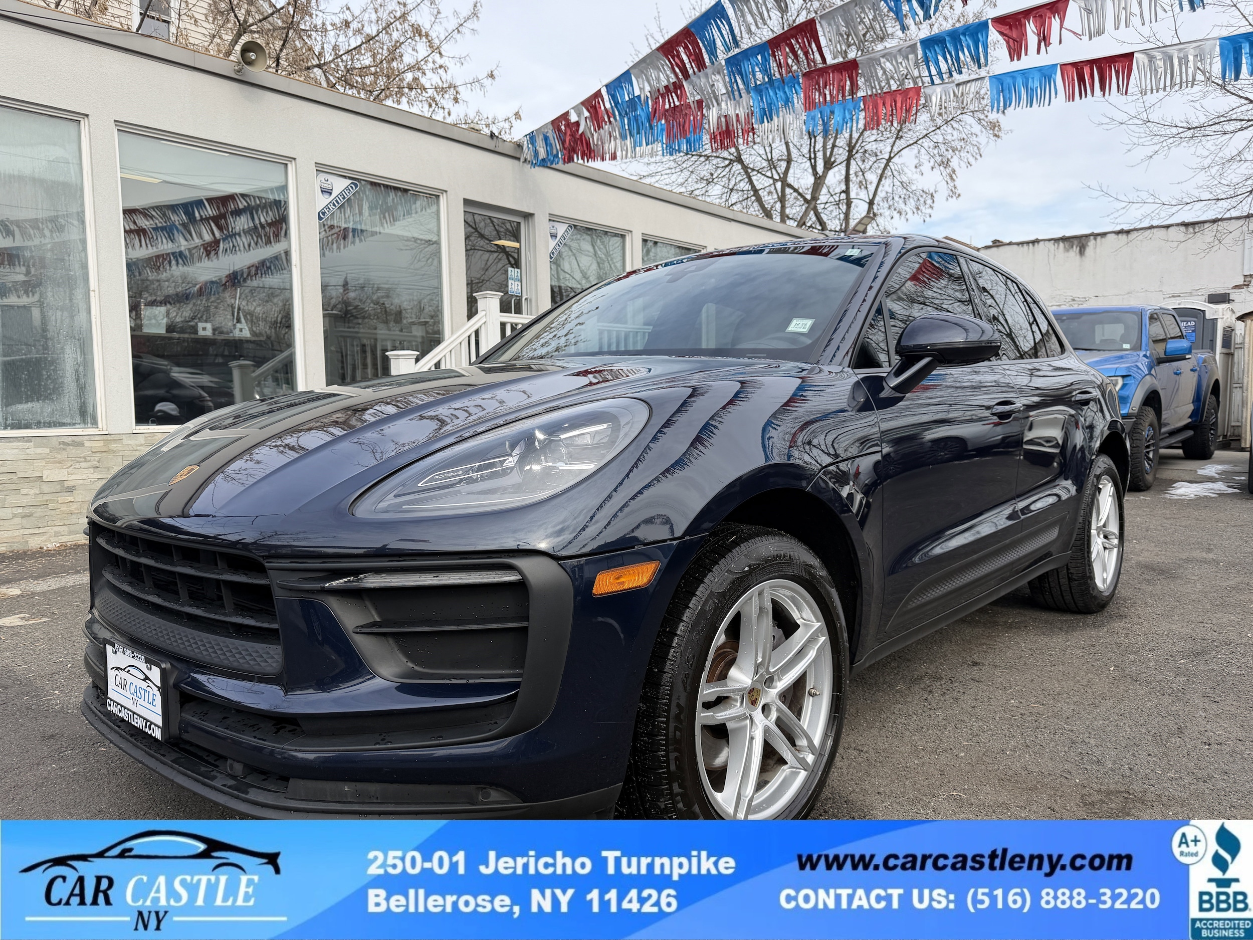 2022 Porsche Macan Base's photo