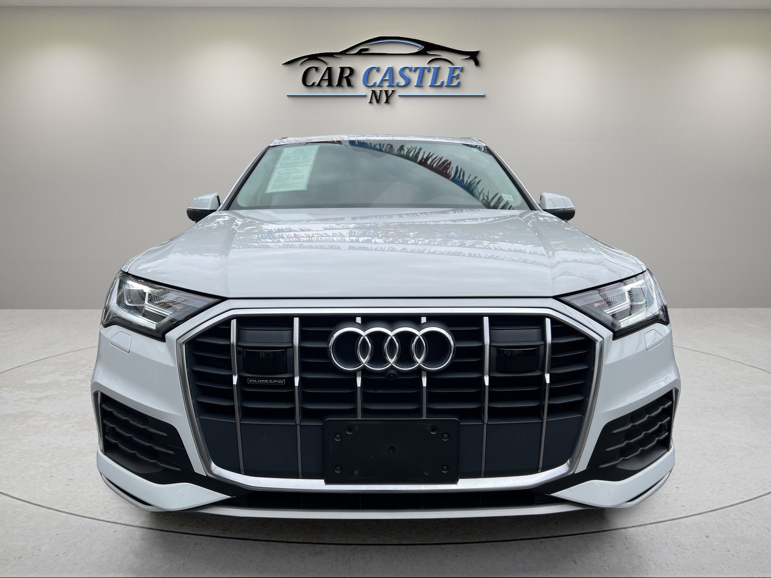 2022 Audi Q7 45 Premium photo 3