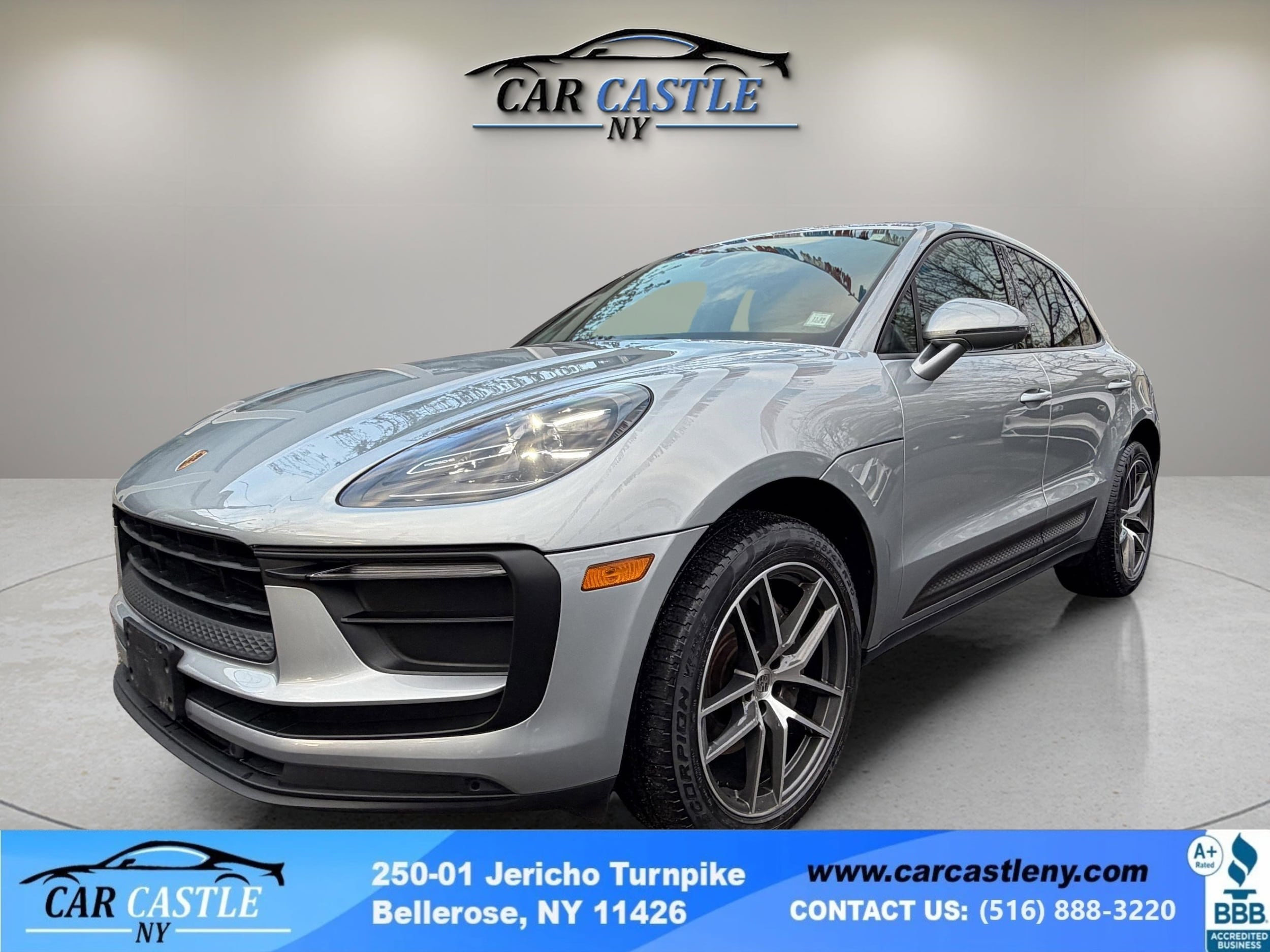 2022 Porsche Macan Base's photo