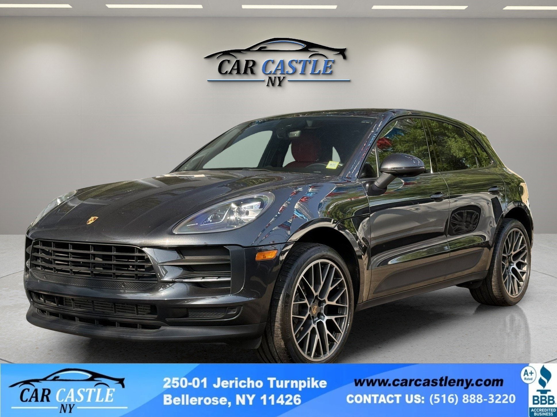 2020 Porsche Macan -'s photo