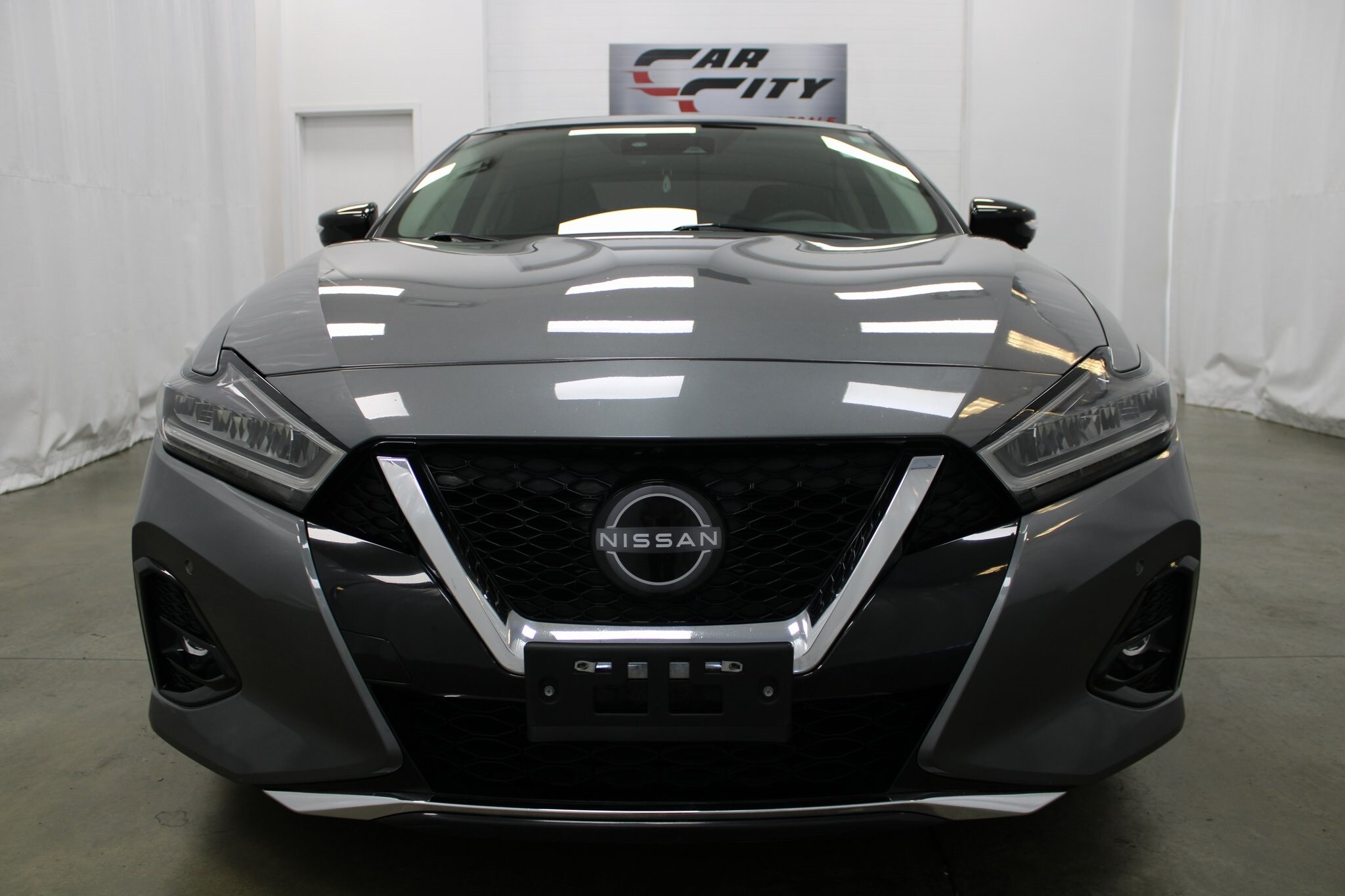 2023 Nissan Maxima Platinum photo 2