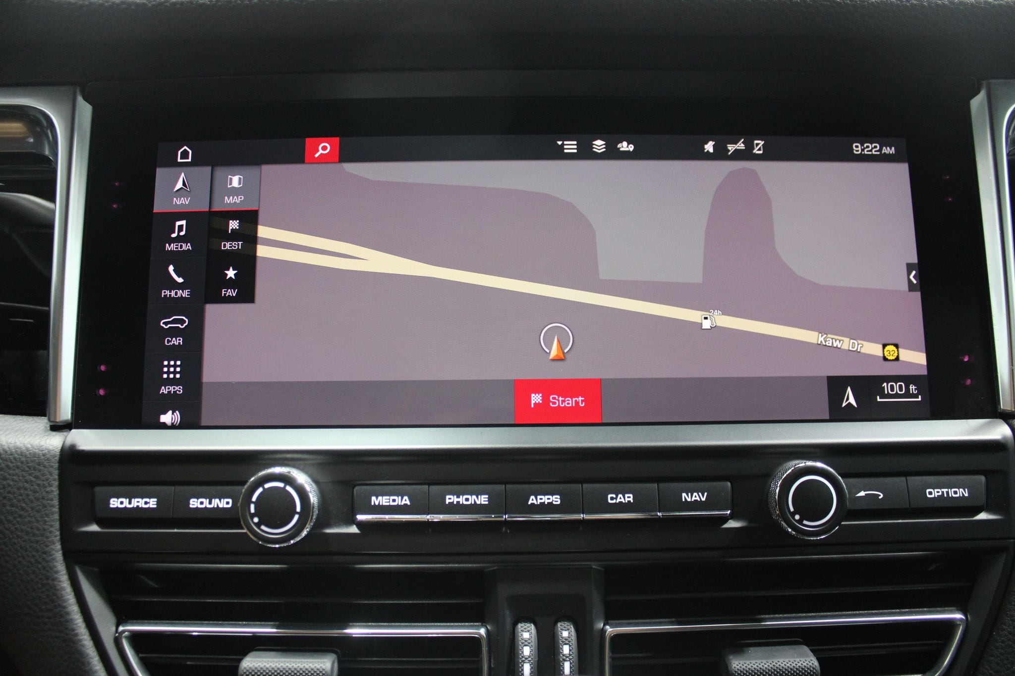 2021 Porsche Macan S - Photo 35