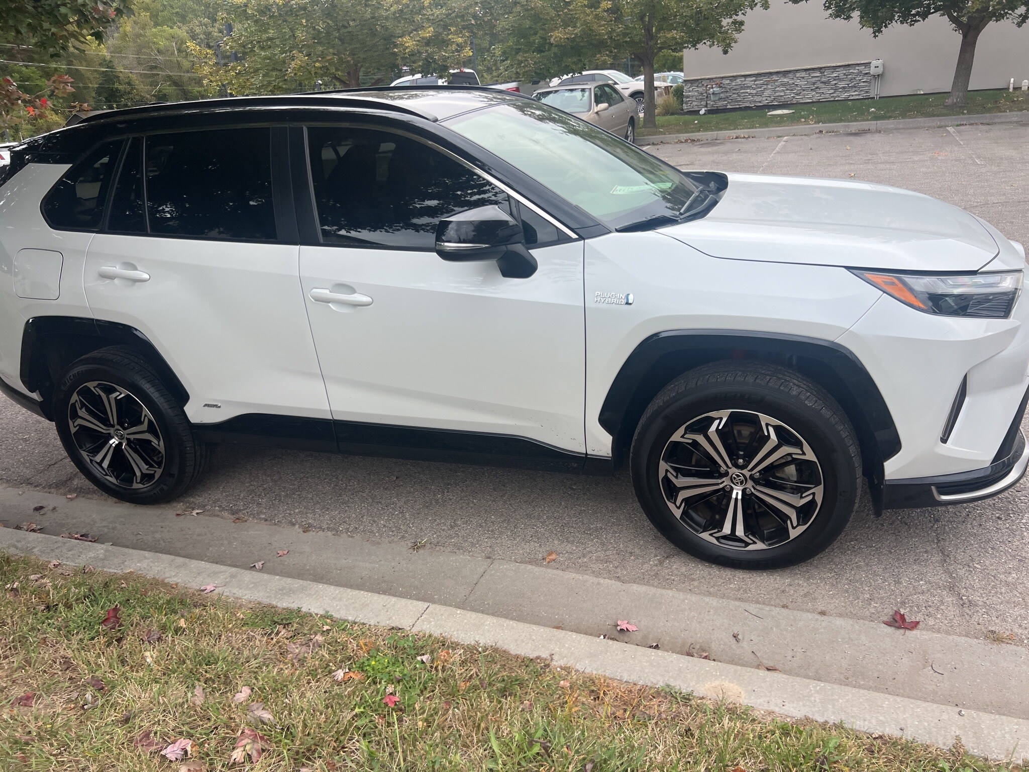 2023 Toyota RAV4 Prime XSE photo 4