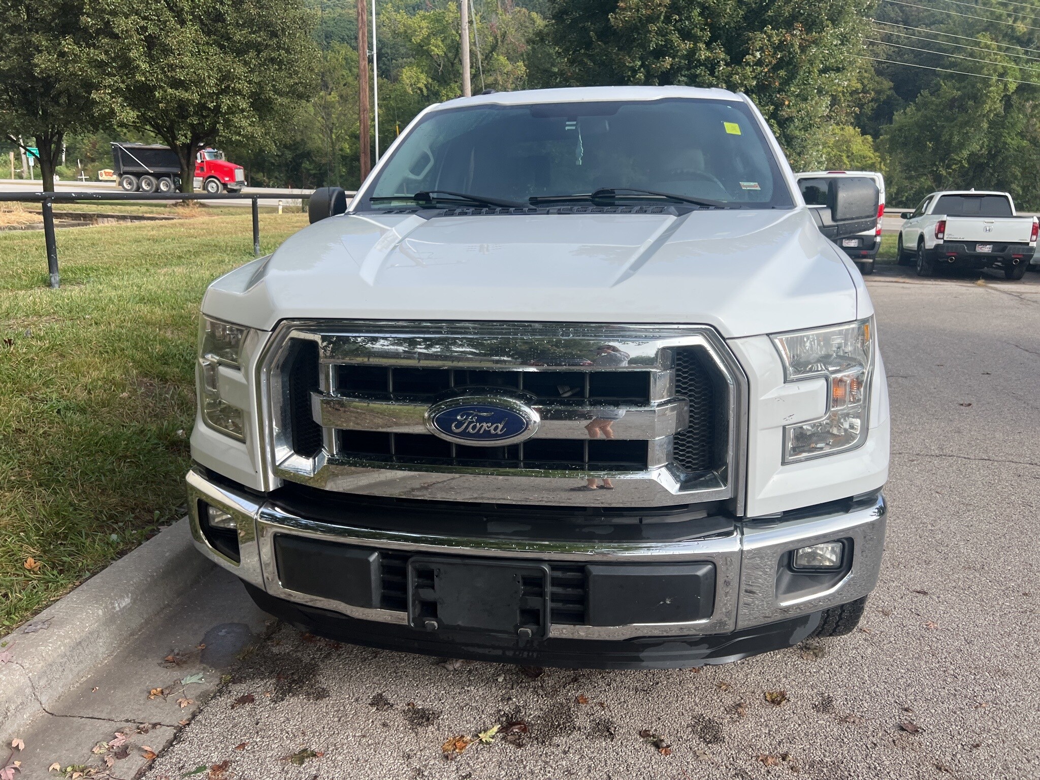 2016 Ford F-150 XLT photo 2