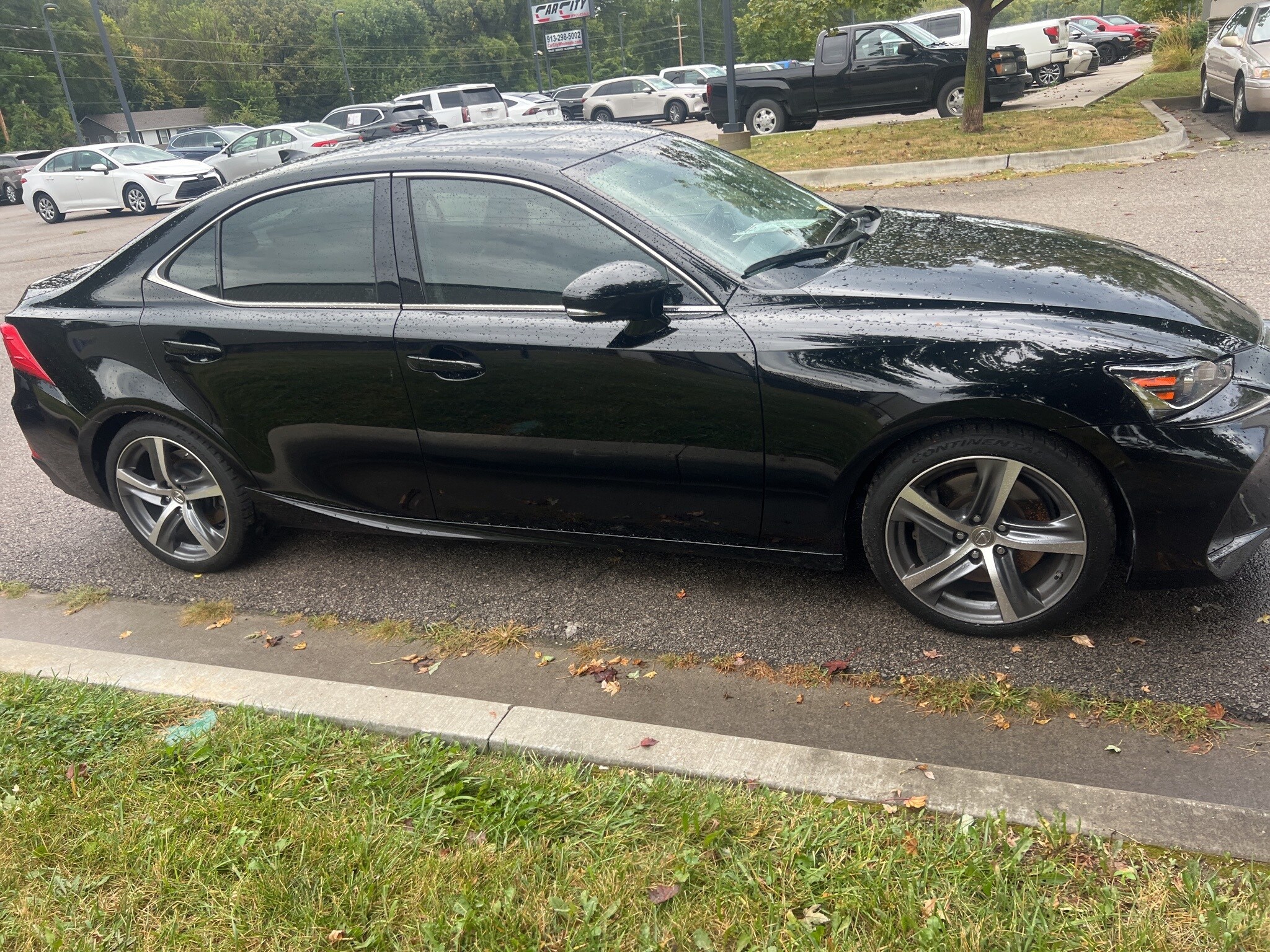 2017 Lexus IS 300 photo 4