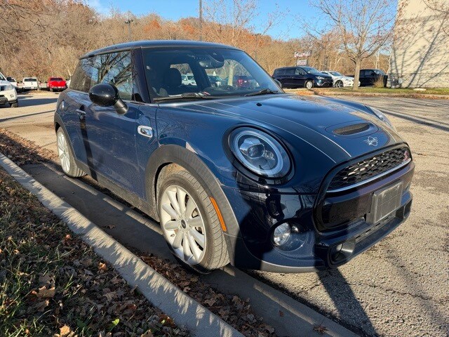 2019 Mini Cooper S Iconic photo 3