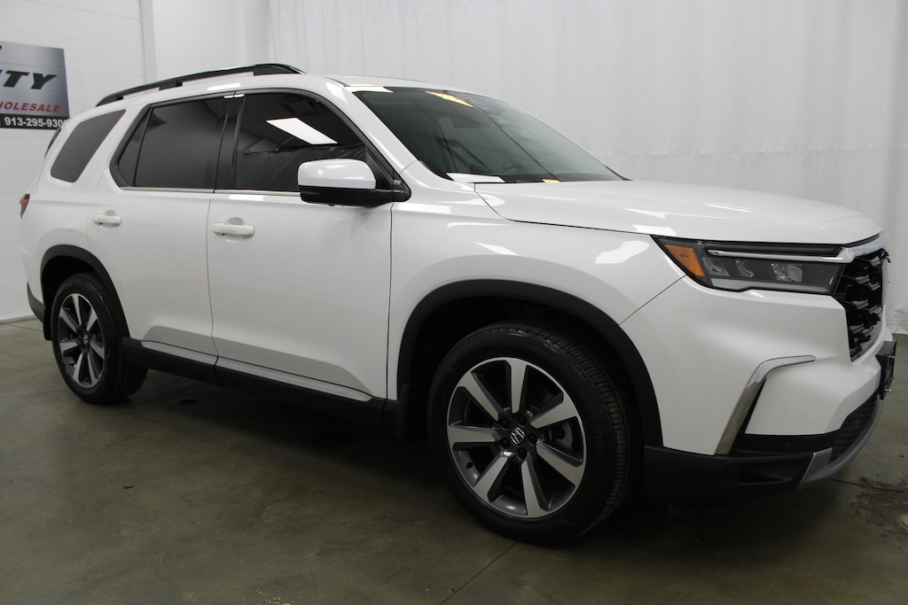 Used 2023 Honda Pilot Elite SUV