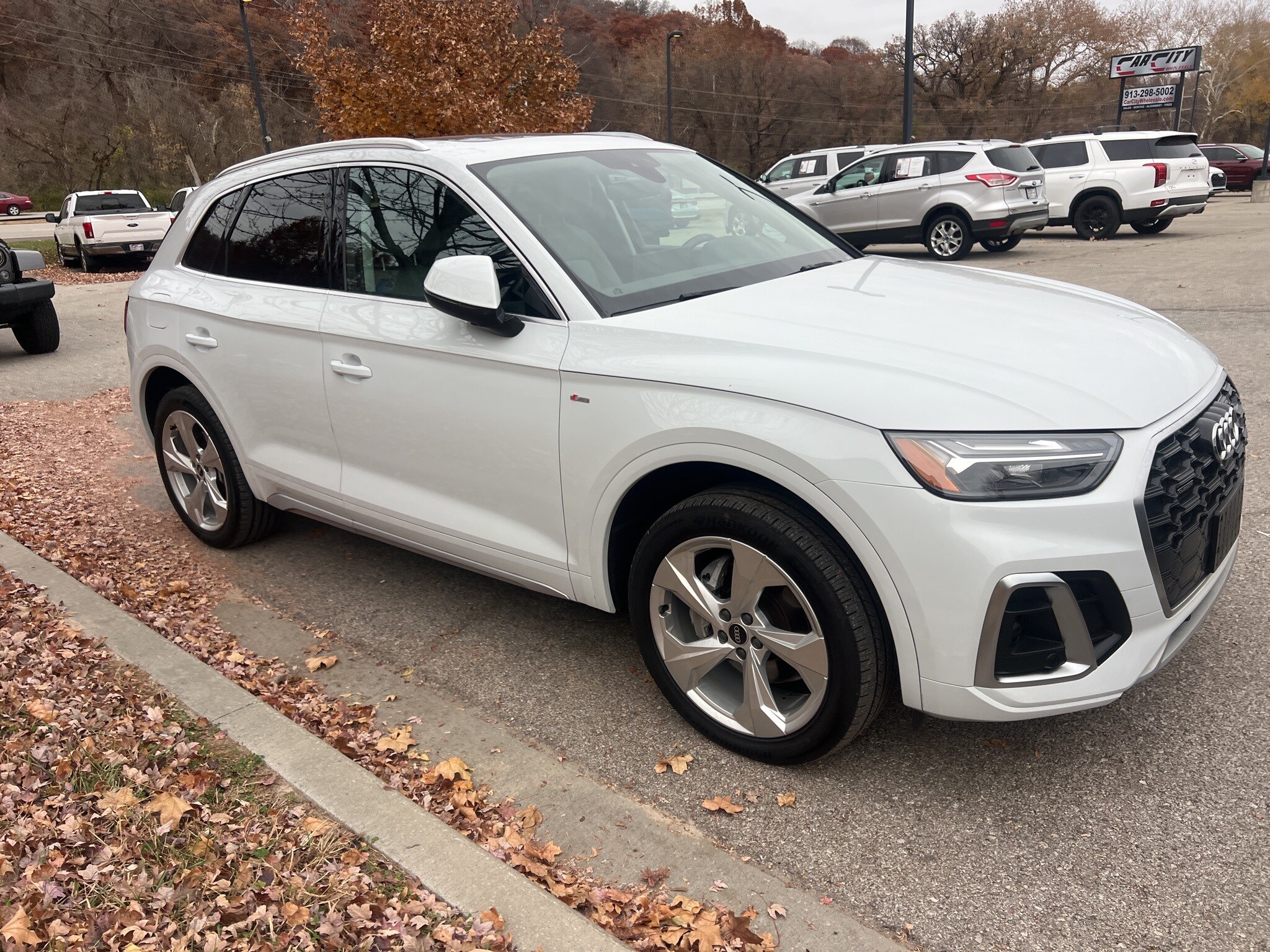 2022 Audi Q5 45 S line Premium photo 3