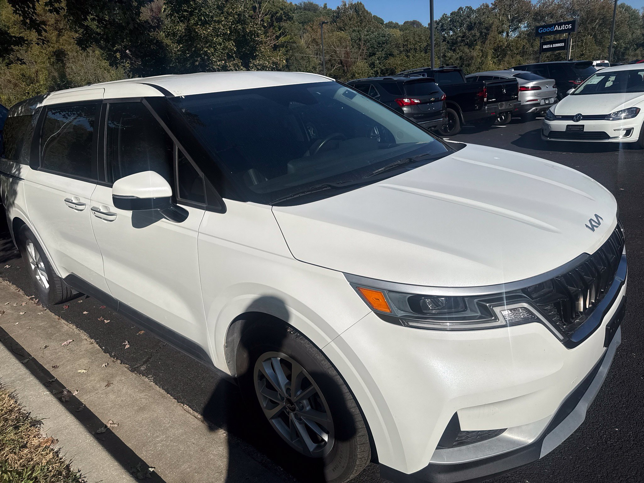 Used 2024 Kia Carnival LX Minivan/Van