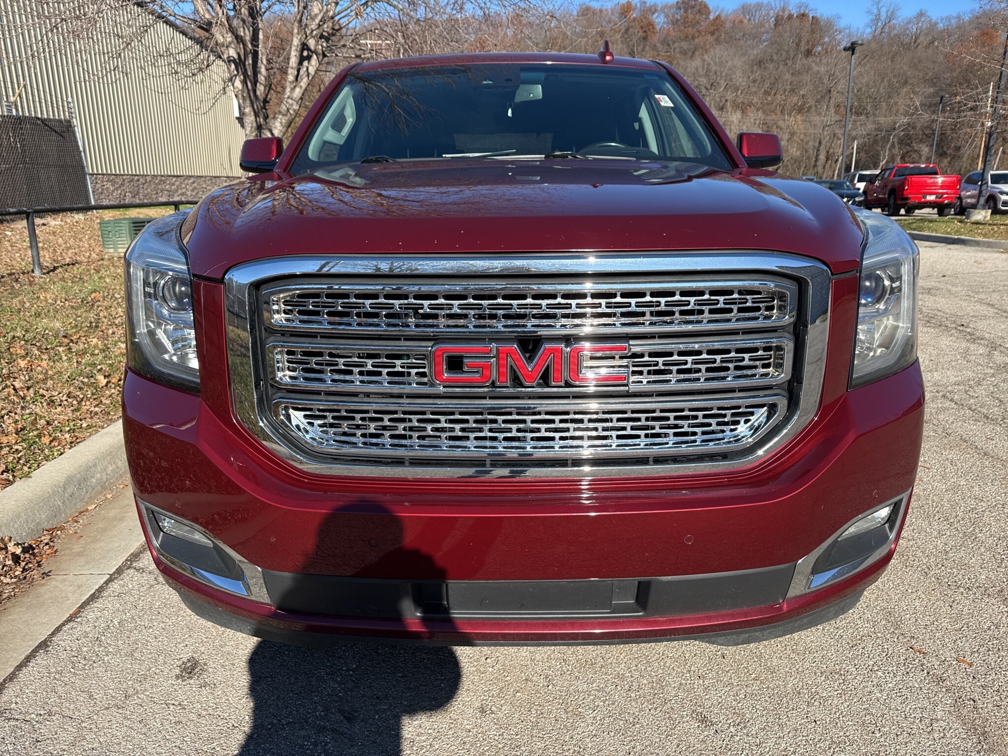 2017 Gmc Yukon SLT photo 2